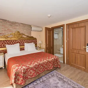 By Murat Royal Galata איסטמבול